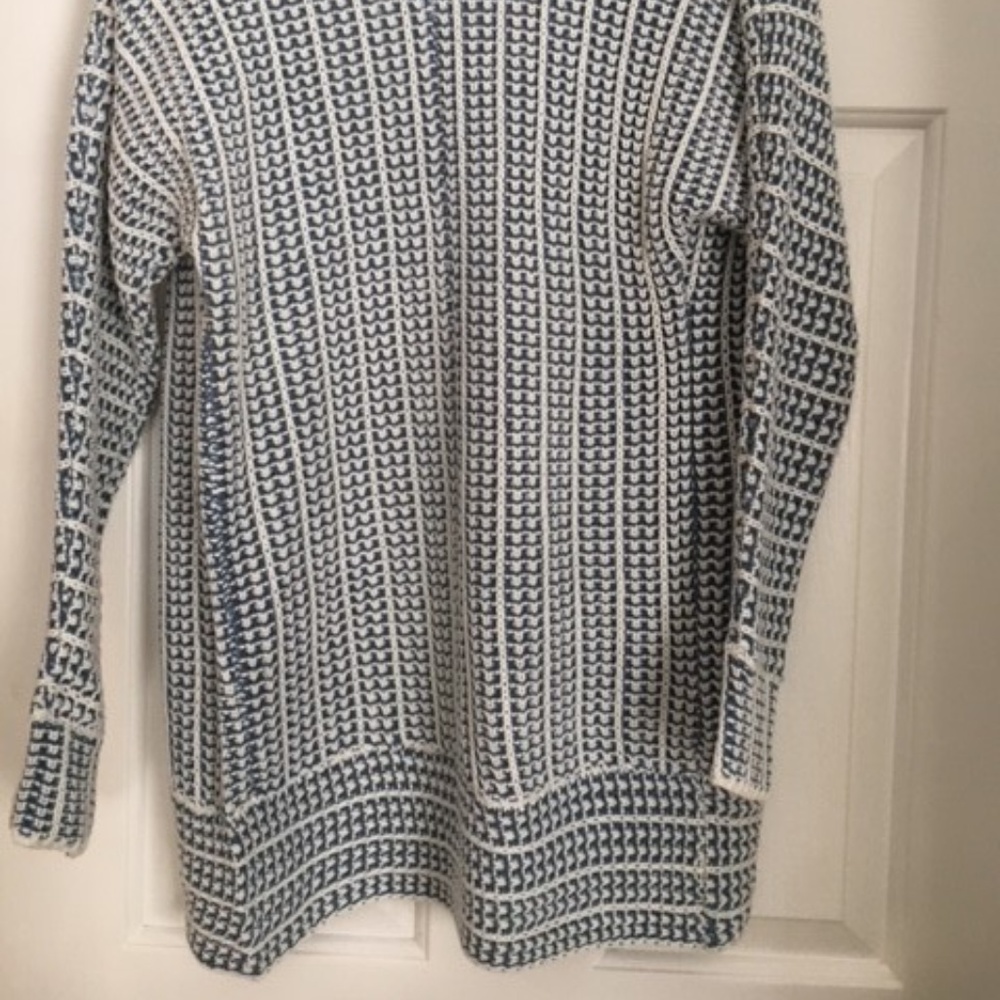 Sweater - Picture 3 of 4